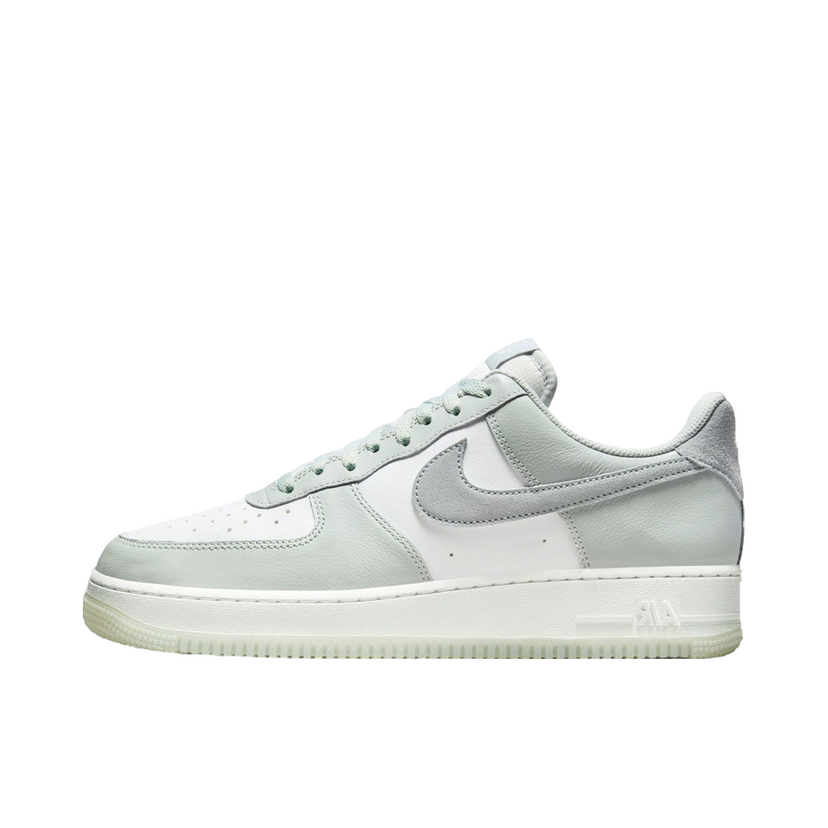 Tennarit ja kengät Nike Air Force 1 '07 Light Silver Pumice Metallinen | FJ4170-003