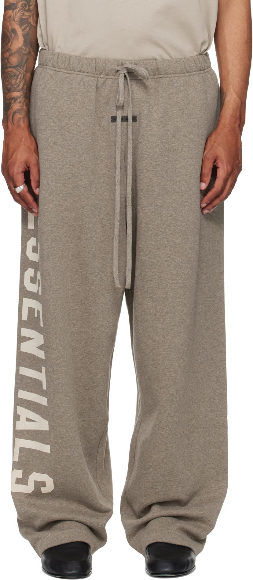 Verryttelyhousut Fear of God Fear of God ESSENTIALS Lounge Fleece Sweatpants Harmaa | 130SP254323F