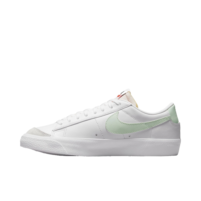 Tennarit ja kengät Nike Blazer Low '77 Valkoinen | dc4769-111