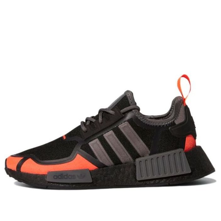 Tennarit ja kengät adidas Originals NMD_R1 Musta | GV7350