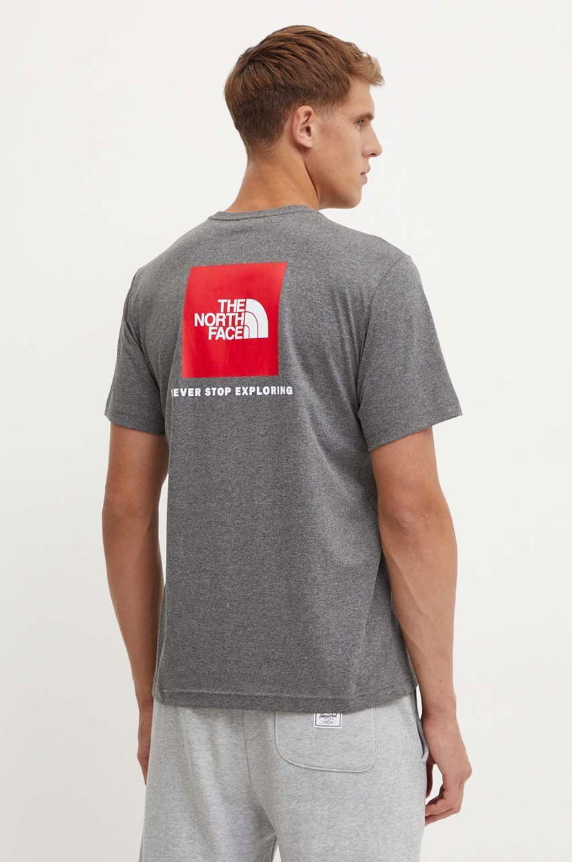 T-paita The North Face Short Sleeve Red Box Graphic T-Shirt Harmaa | NF0A87NPDYY1