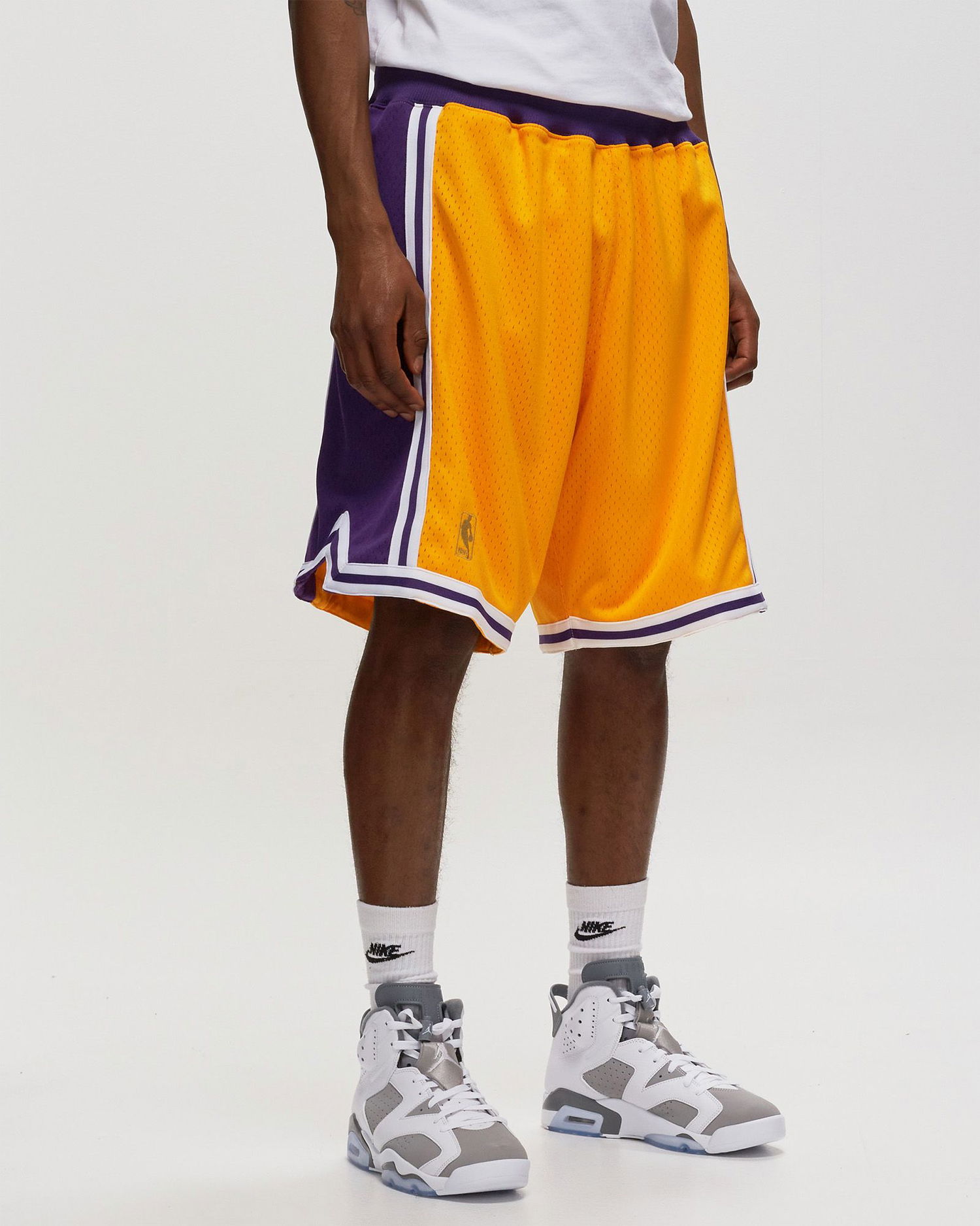 Shortsit Mitchell & Ness Authentic Los Angeles Lakers 1996-97 Home Shorts Keltainen | ASHRGS18121-LALLTGD96, 1