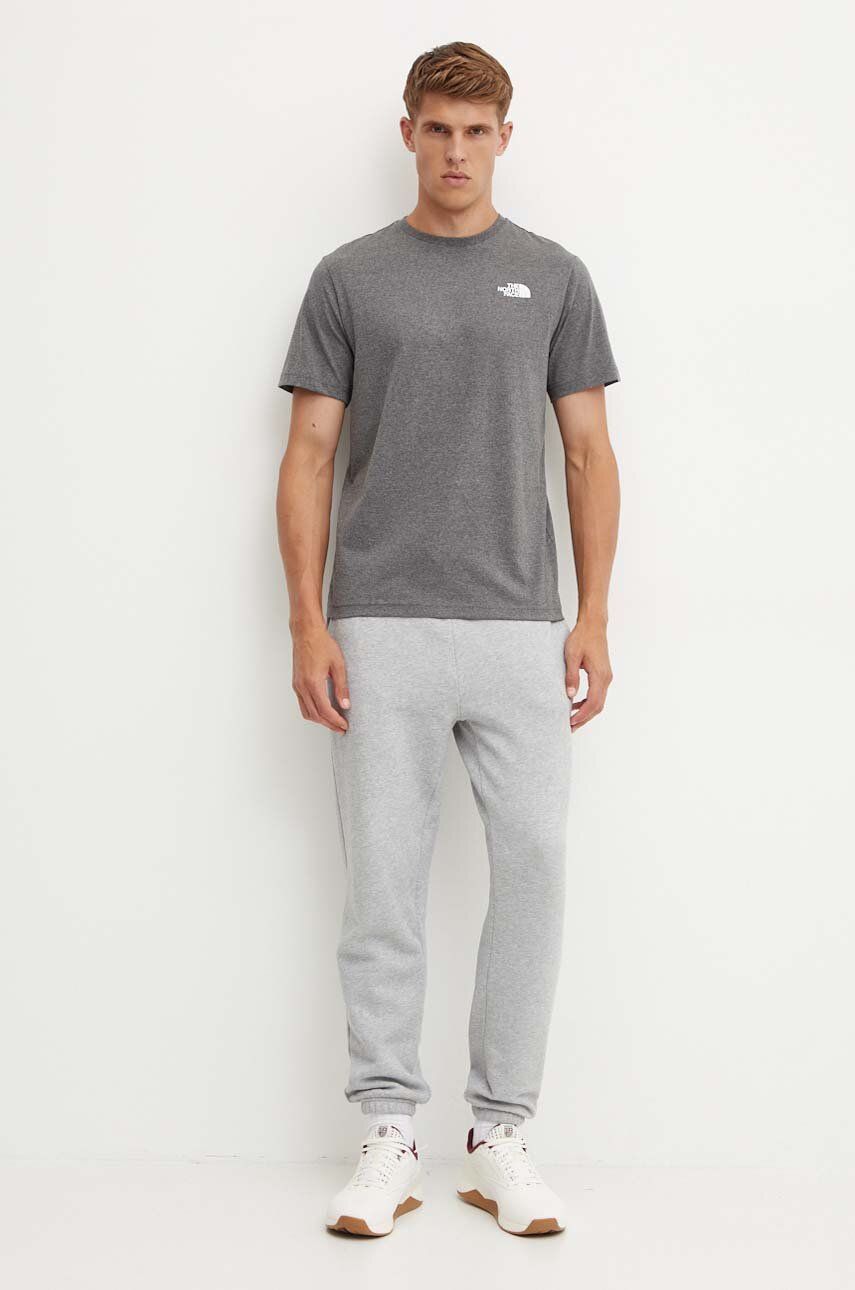 T-paita The North Face Short Sleeve Red Box Graphic T-Shirt Harmaa | NF0A87NPDYY1, 1