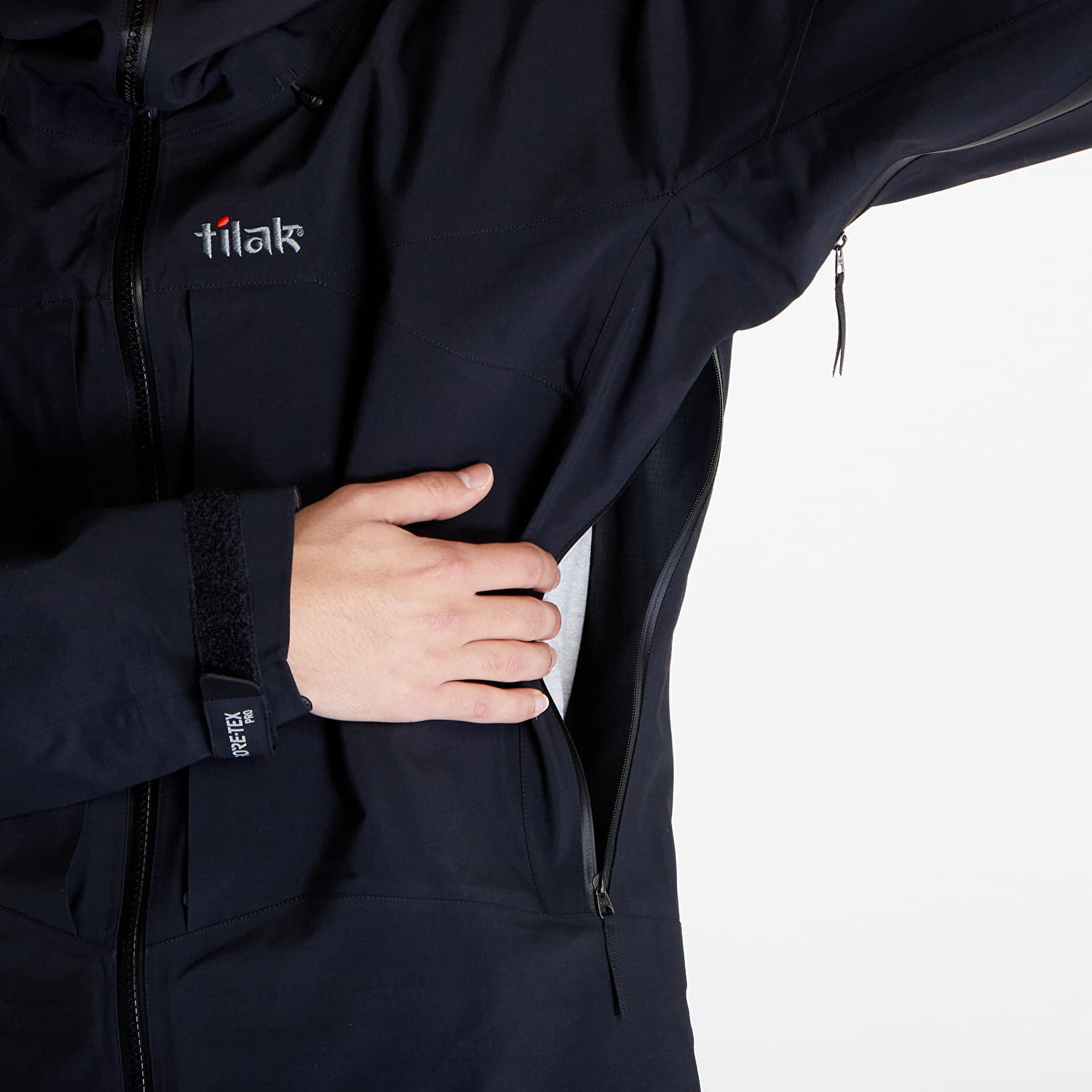 Tuulitakki Tilak Evolution 23 Jacket Musta | 1000656, 1