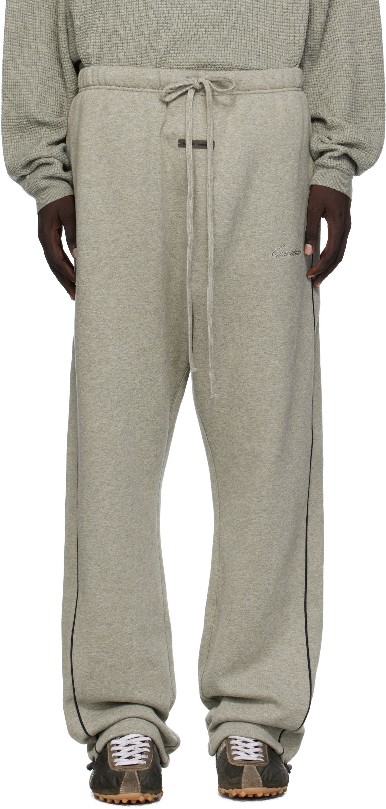 Verryttelyhousut Fear of God ESSENTIALS Relaxed Fleece Piping Sweatpants Harmaa | 130SP258065F, 0