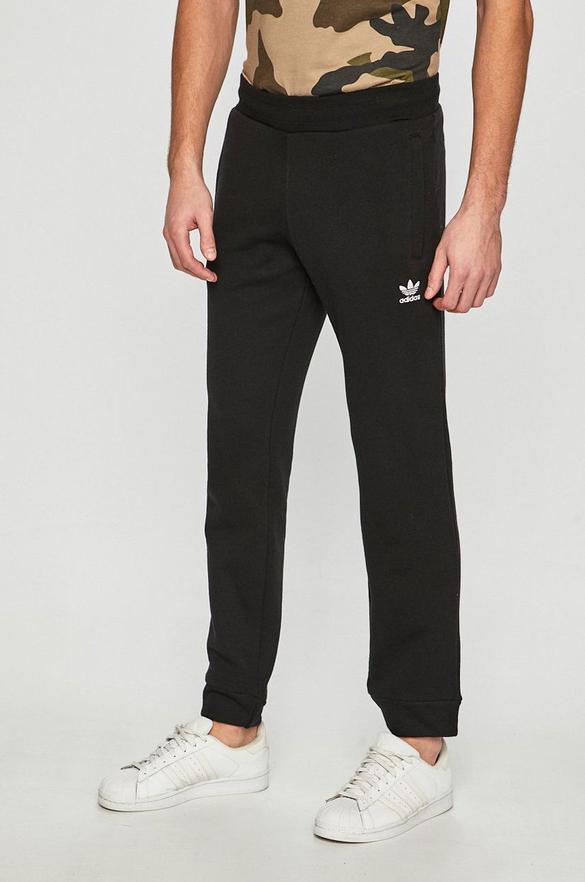 Verryttelyhousut adidas Originals adidas Originals Essential Fleece Pants Musta | DV1574