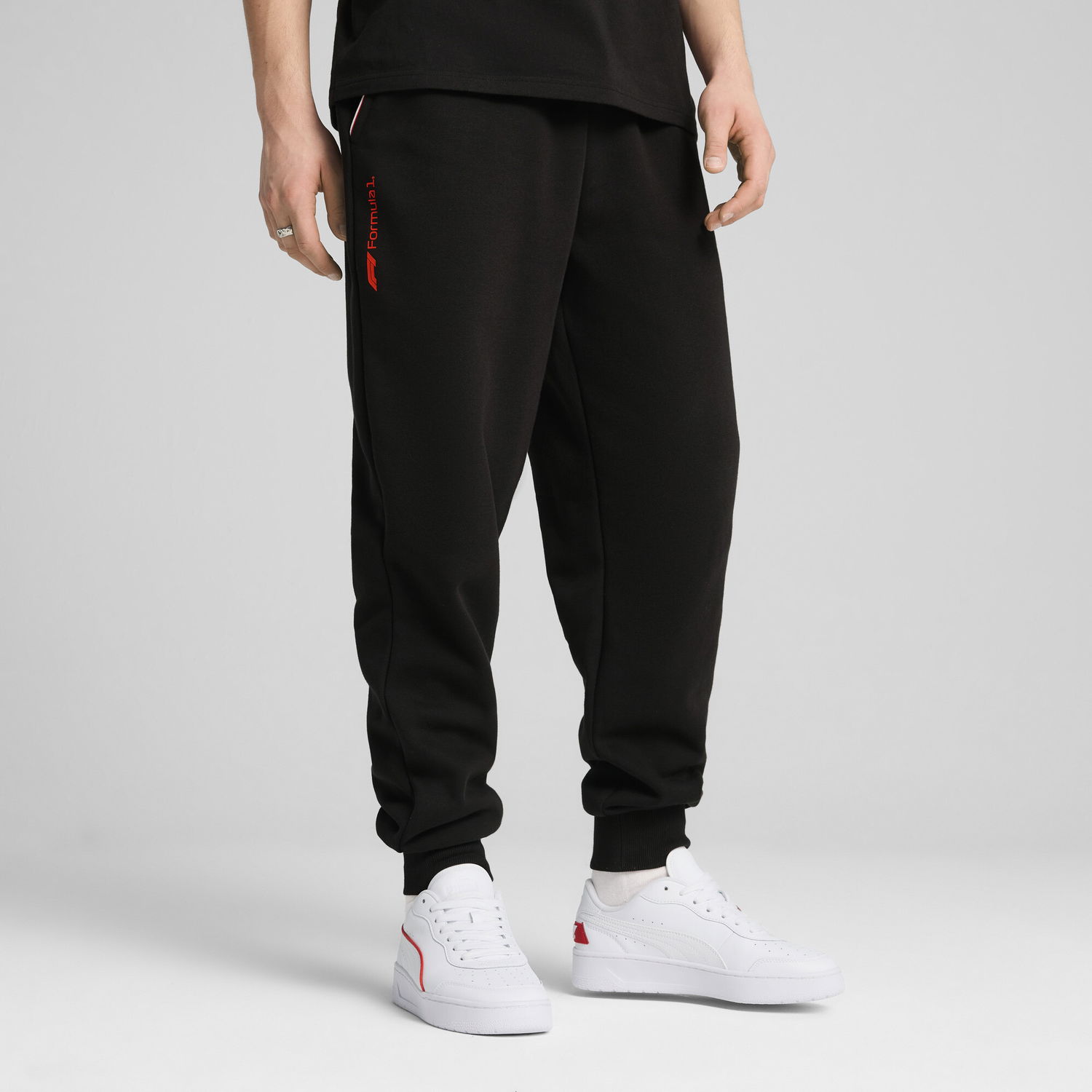 Verryttelyhousut Puma F1® ESS+ Relaxed Fit Sweatpants Musta | 630123_01, 0
