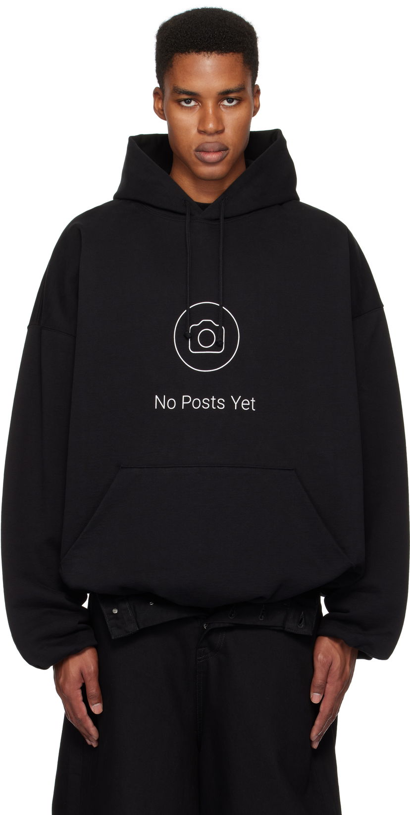 Huppari VETEMENTS 'No Posts' Cropped Boxy Hoodie Musta | UA66HD660B