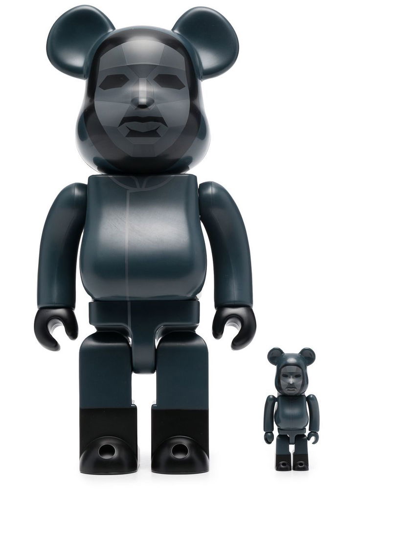 Keräilykelpoinen Medicom Toy Squid Game Frontman 100% and 400% figure set - Black Musta | 14SQUIDFRONTFMULTI19309556
