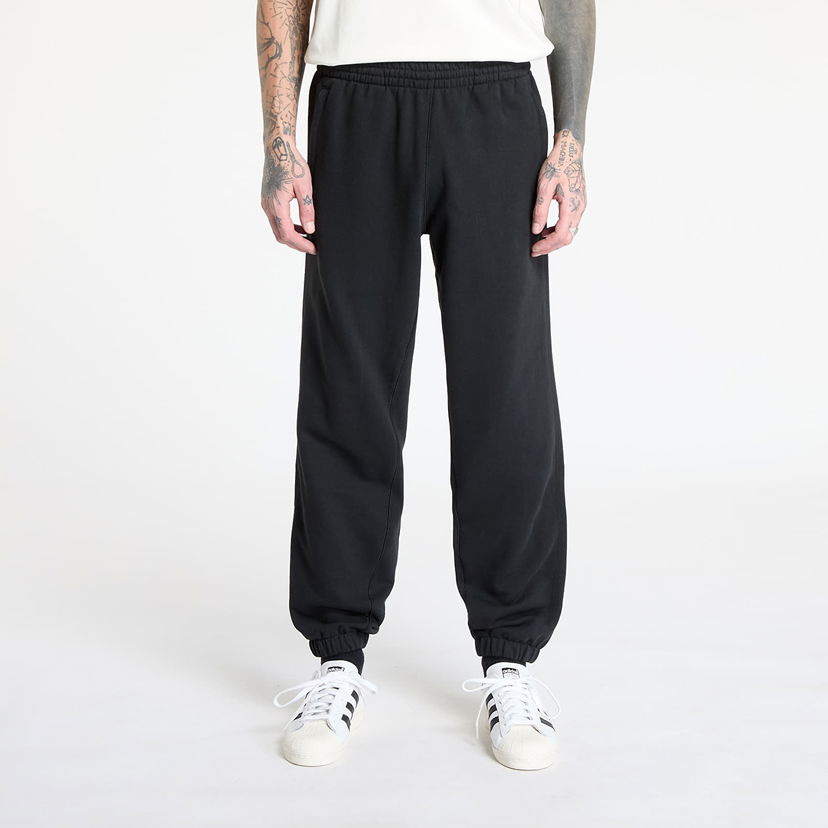 Verryttelyhousut adidas Originals Premium Essentials Sweatpants Musta | JC9575