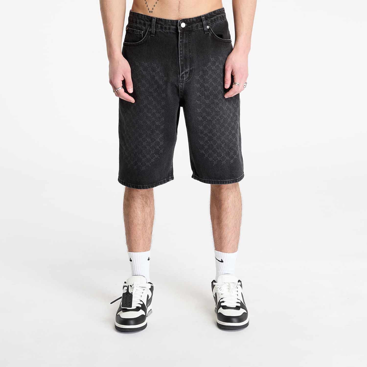 Shortsit DAILY PAPER Daily Paper Laser Monogram Denim Shorts Musta | 2511132, 0